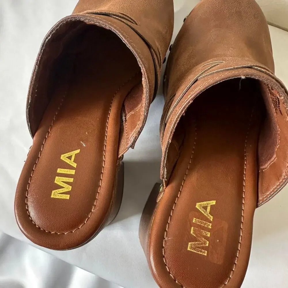 MIA Ravine Platform Clogs Size 7 Brown Studded Braided Faux Leather Chunky